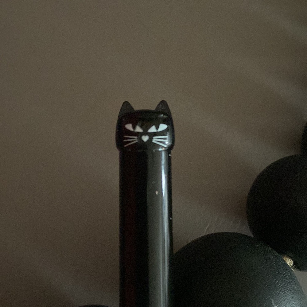 Liquid Liner - Picture 3 of 3